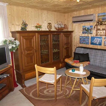 Bungalow Am Schmollensee *